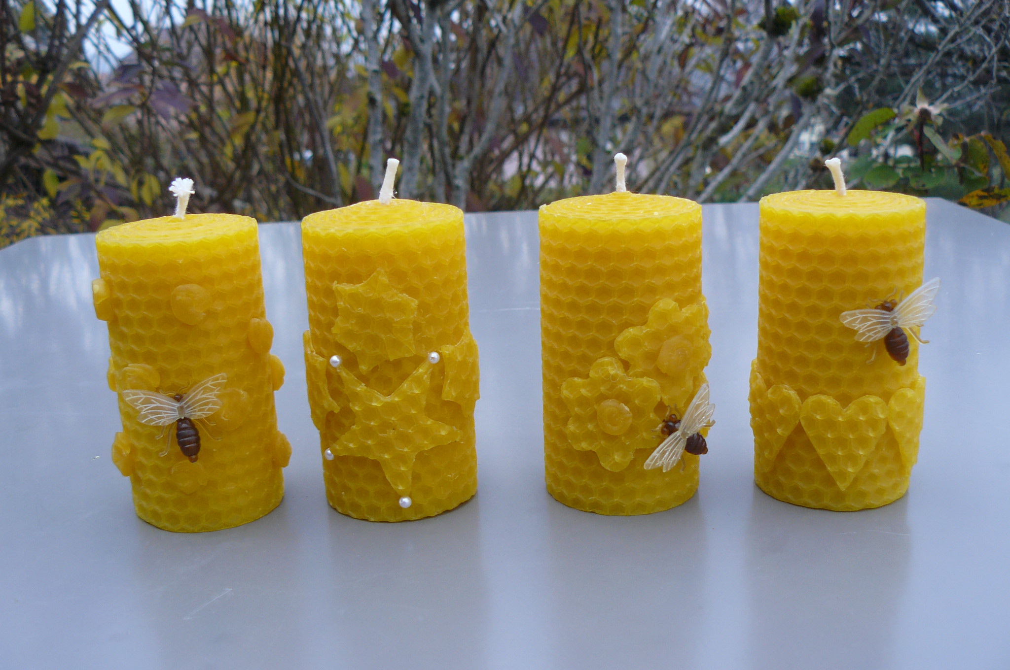 Idée cadeau Lot de 3 grosses bougies à la cire d'abeille gaufrée 100 %  naturelle, pure et vierge. Temps de brûlage environ 16h par bougie. Artisan  Français. : : Cuisine et Maison